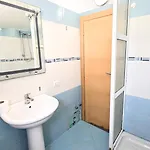 Azure דירה *