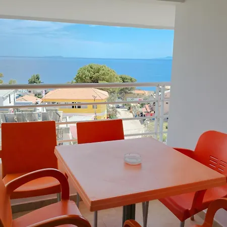 Azure Apartment *