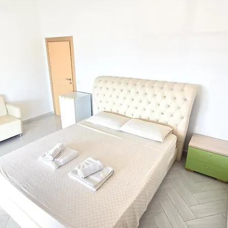 Azure Apartment *
